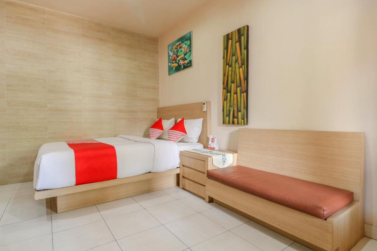 Oyo 2581 Ketut Smile Hotel Denpasar  Exterior photo