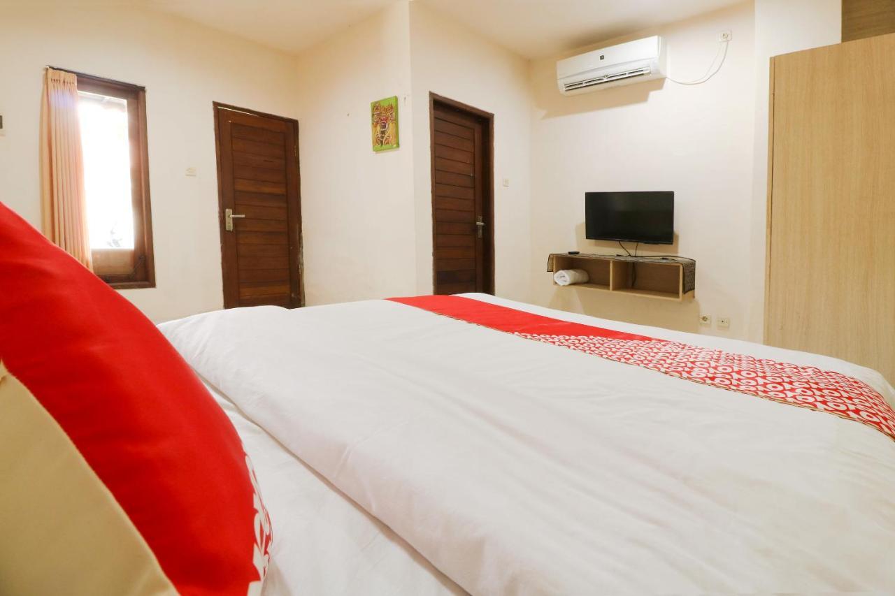 Oyo 2581 Ketut Smile Hotel Denpasar  Exterior photo