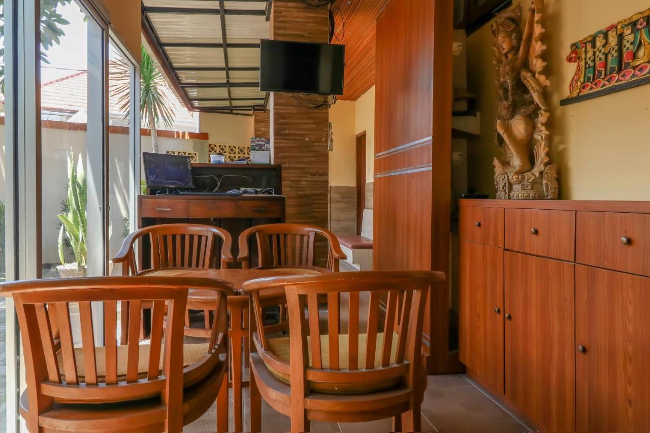 Oyo 2581 Ketut Smile Hotel Denpasar  Exterior photo