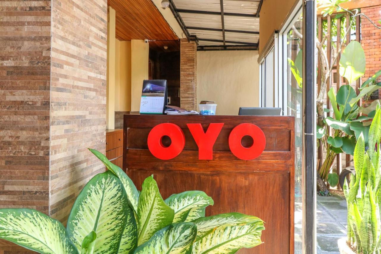 Oyo 2581 Ketut Smile Hotel Denpasar  Exterior photo