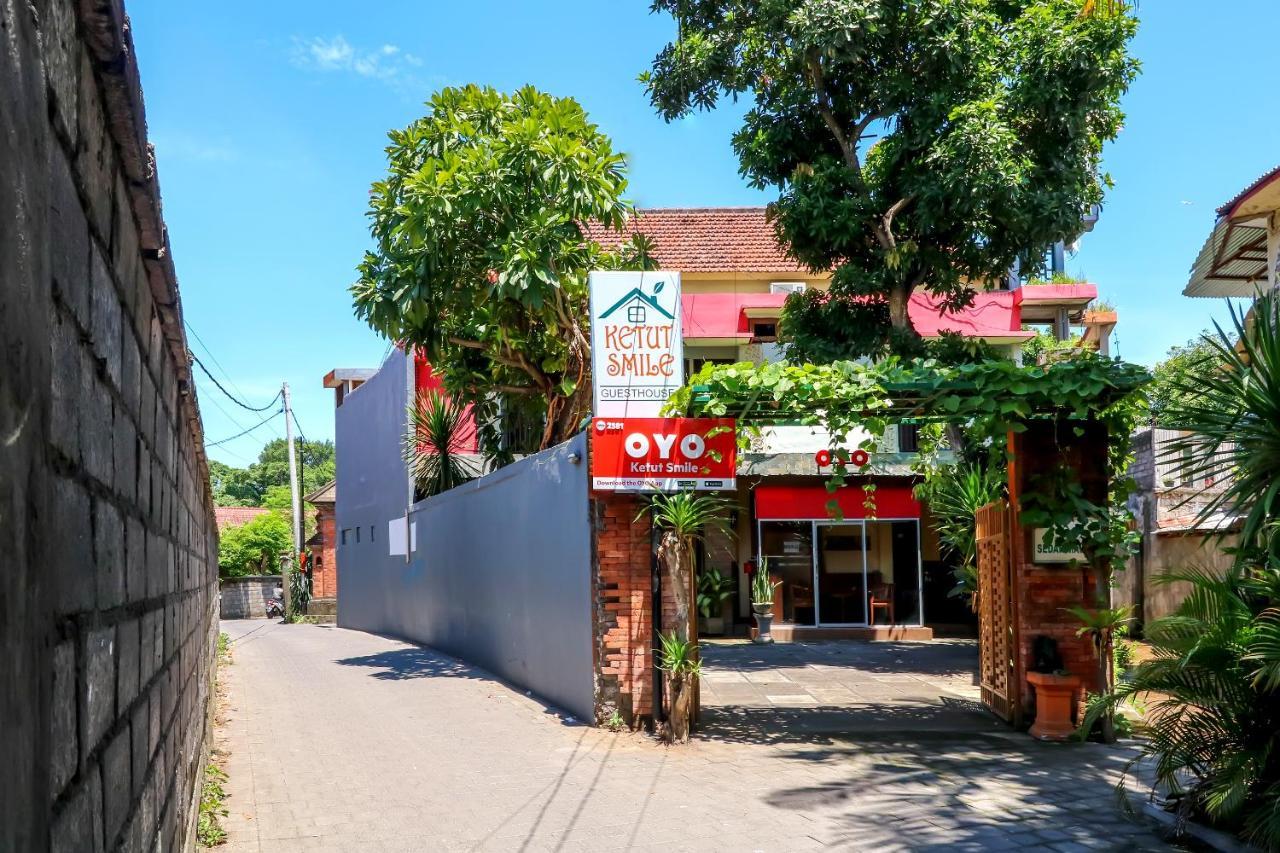 Oyo 2581 Ketut Smile Hotel Denpasar  Exterior photo